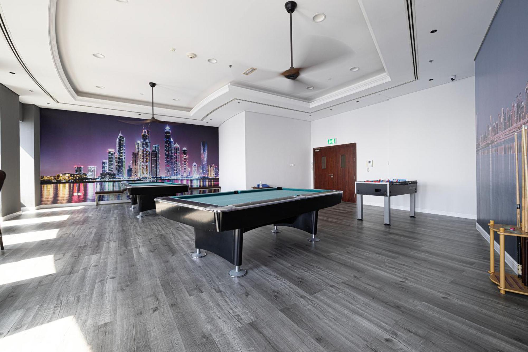 Sky High 2 Bhk- Ain & Sea View- Marina With Pool * Dubai