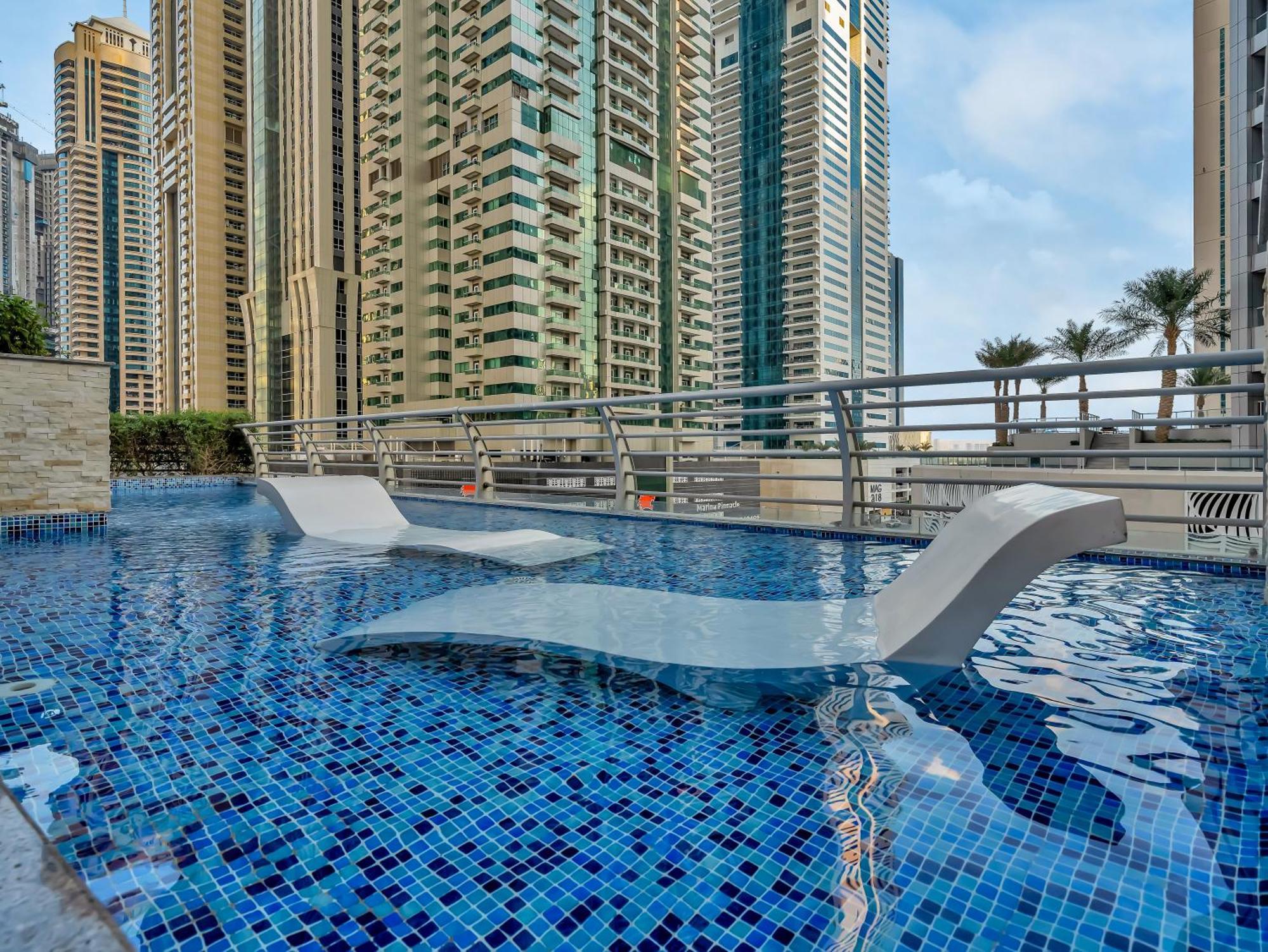 Sky High 2 Bhk- Ain & Sea View- Marina With Pool Dubai