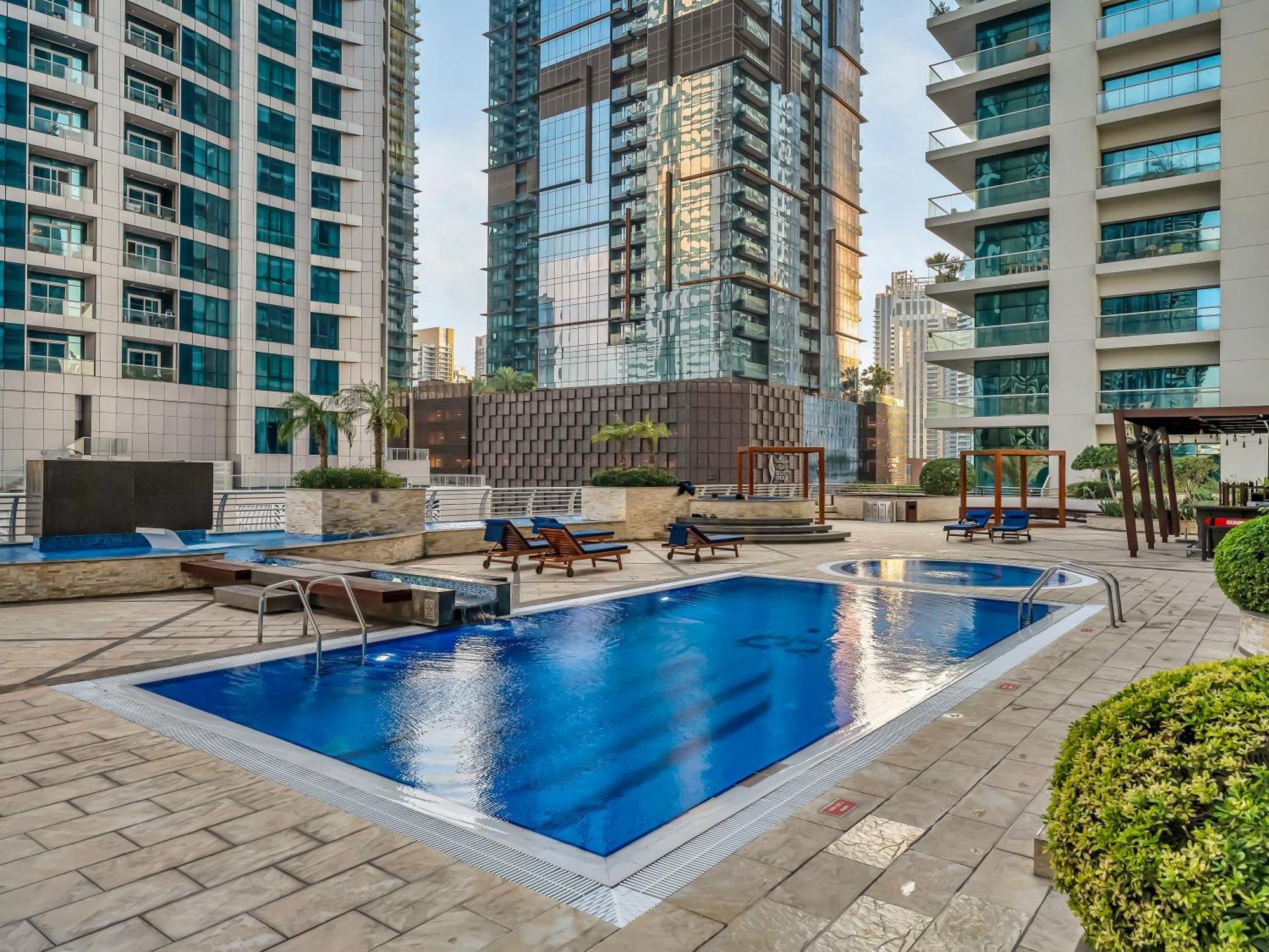 Apartment Sky High 2 Bhk- Ain & Sea View- Marina With Pool