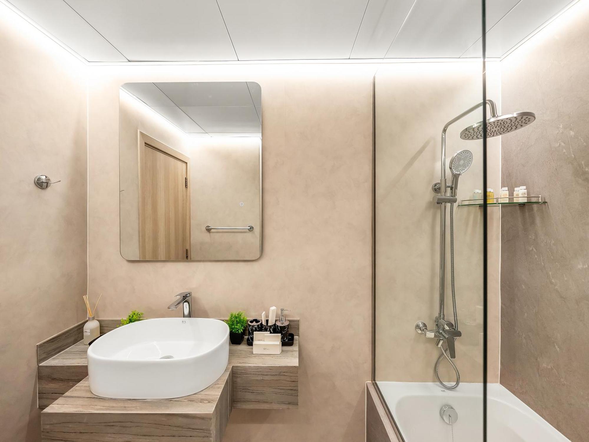 Sky High 2 Bhk- Ain & Sea View- Marina With Pool * Dubai