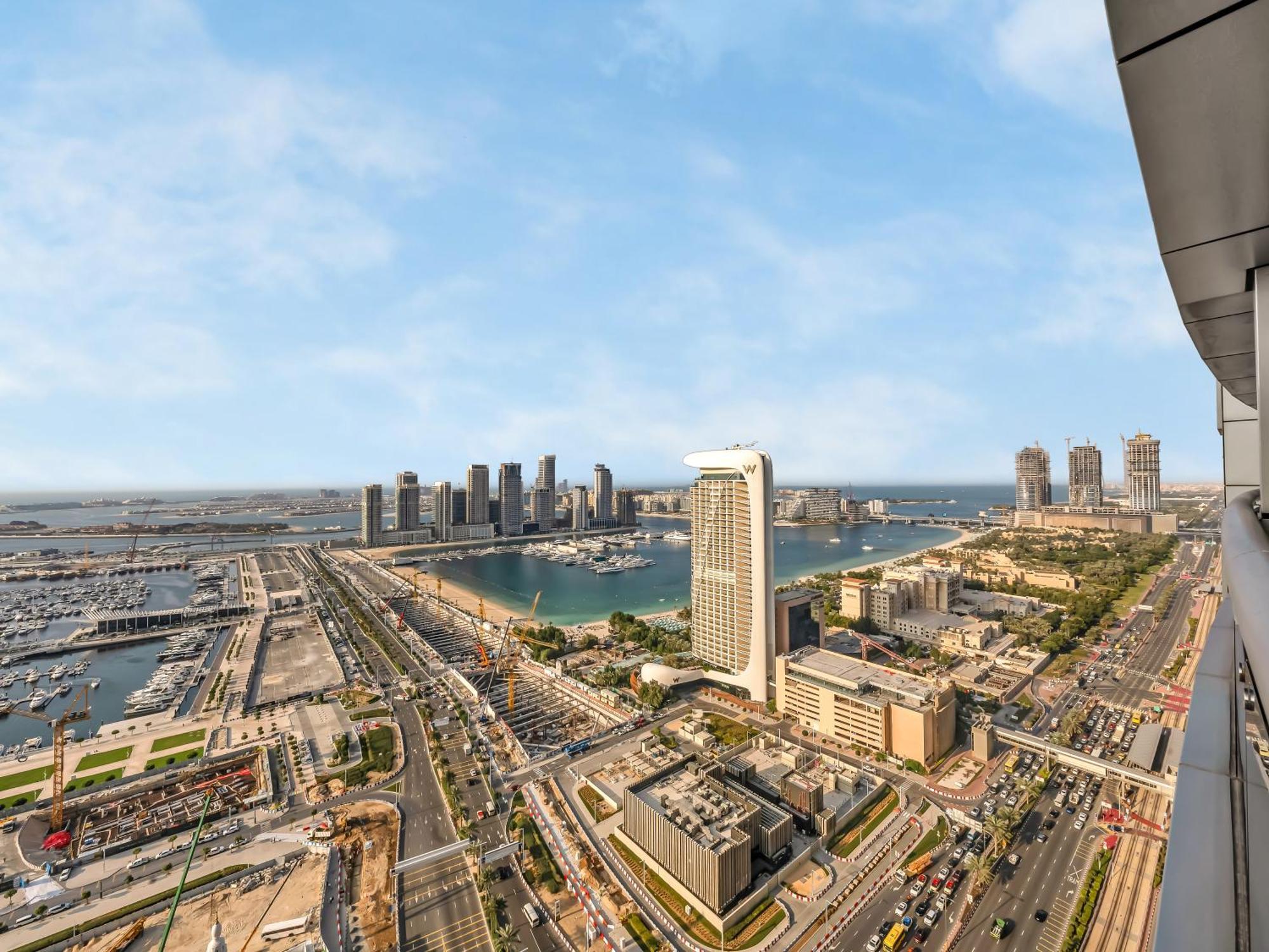 Sky High 2 Bhk- Ain & Sea View- Marina With Pool Apartment