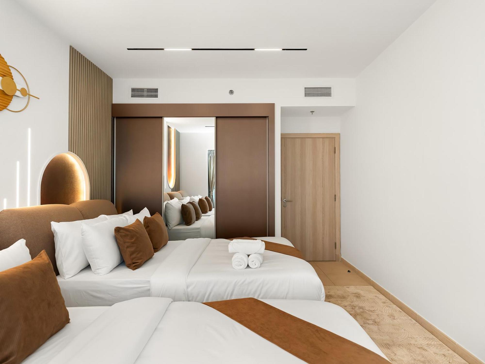 Sky High 2 Bhk- Ain & Sea View- Marina With Pool *