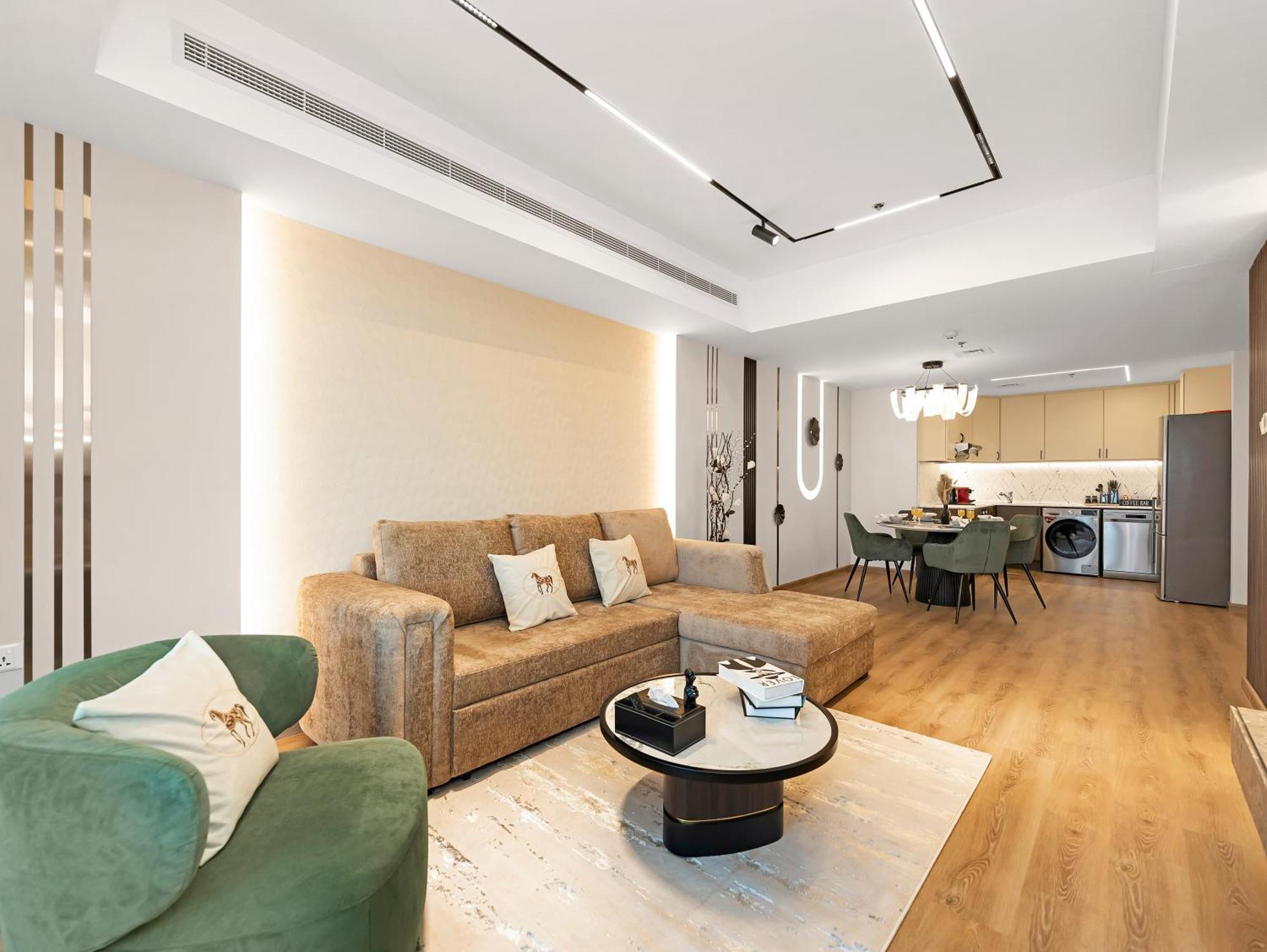 Sky High 2 Bhk- Ain & Sea View- Marina With Pool * Dubai