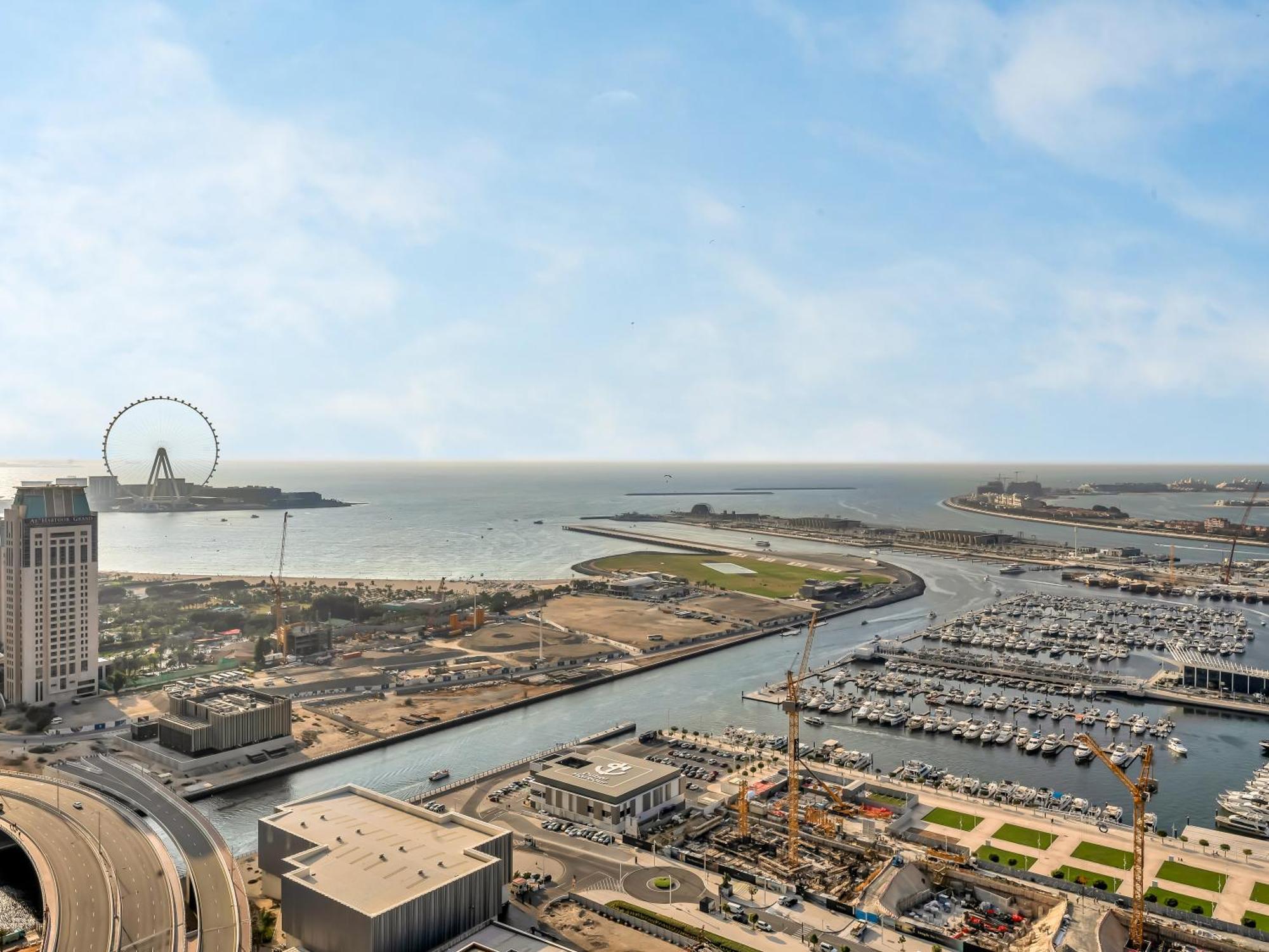 Sky High 2 Bhk- Ain & Sea View- Marina With Pool * Dubai